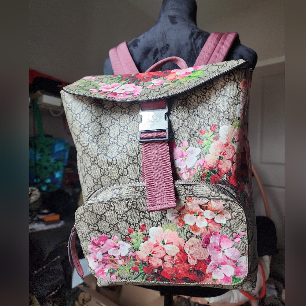 Authentic Gucci Bloom GG Supreme Floral Beige Backpack